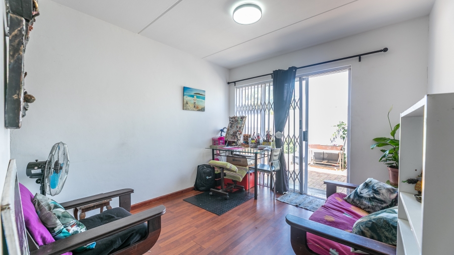 1 Bedroom Property for Sale in Table View Western Cape
